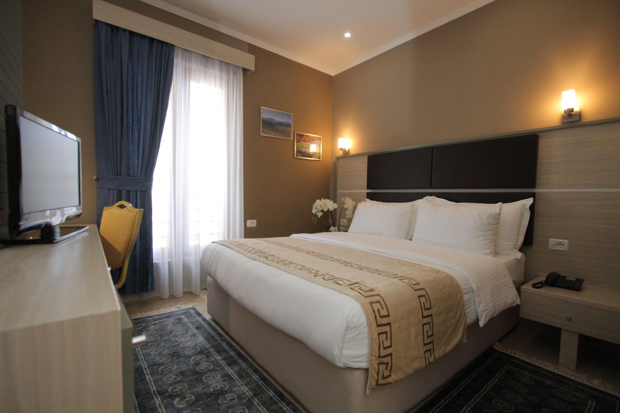 Capital Tirana Hotel Bruci Exteriör bild
