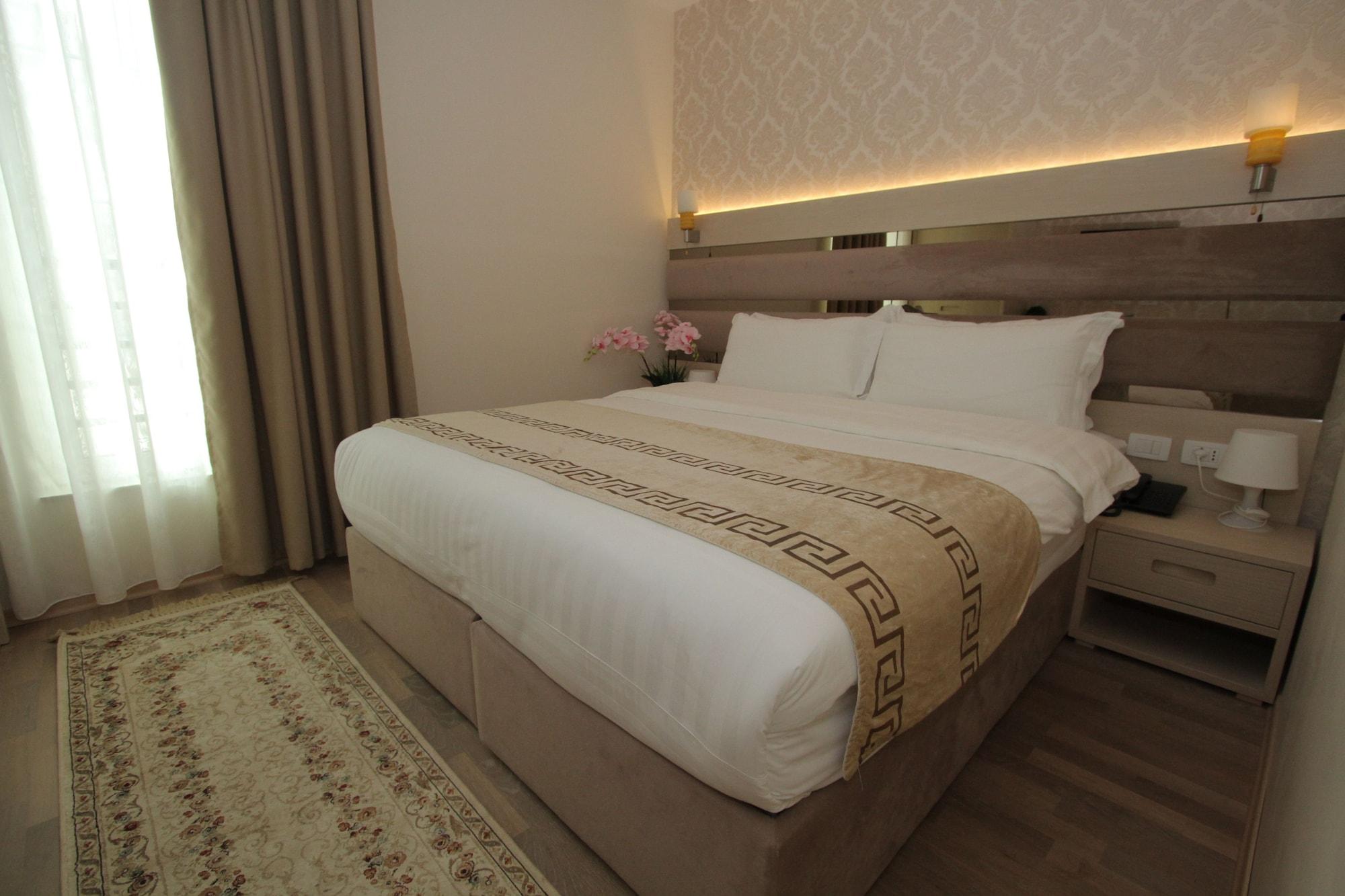 Capital Tirana Hotel Bruci Exteriör bild