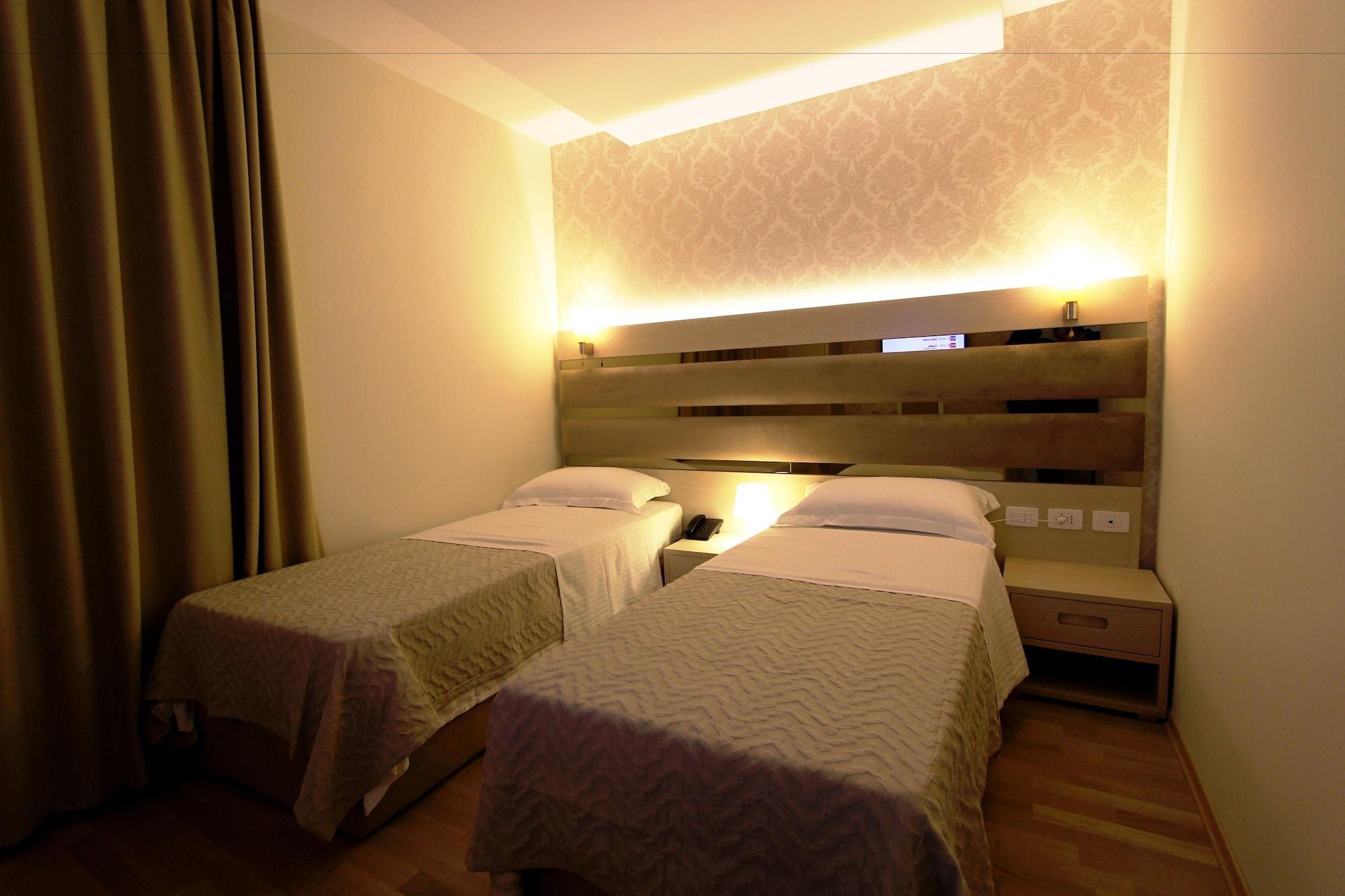 Capital Tirana Hotel Bruci Exteriör bild