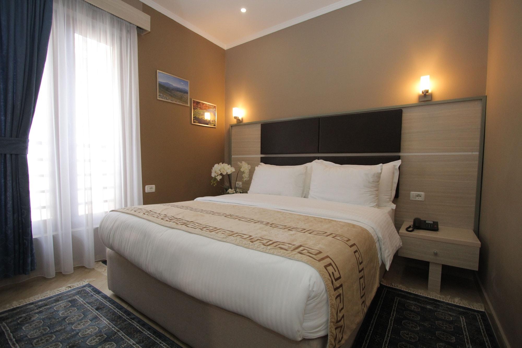 Capital Tirana Hotel Bruci Exteriör bild