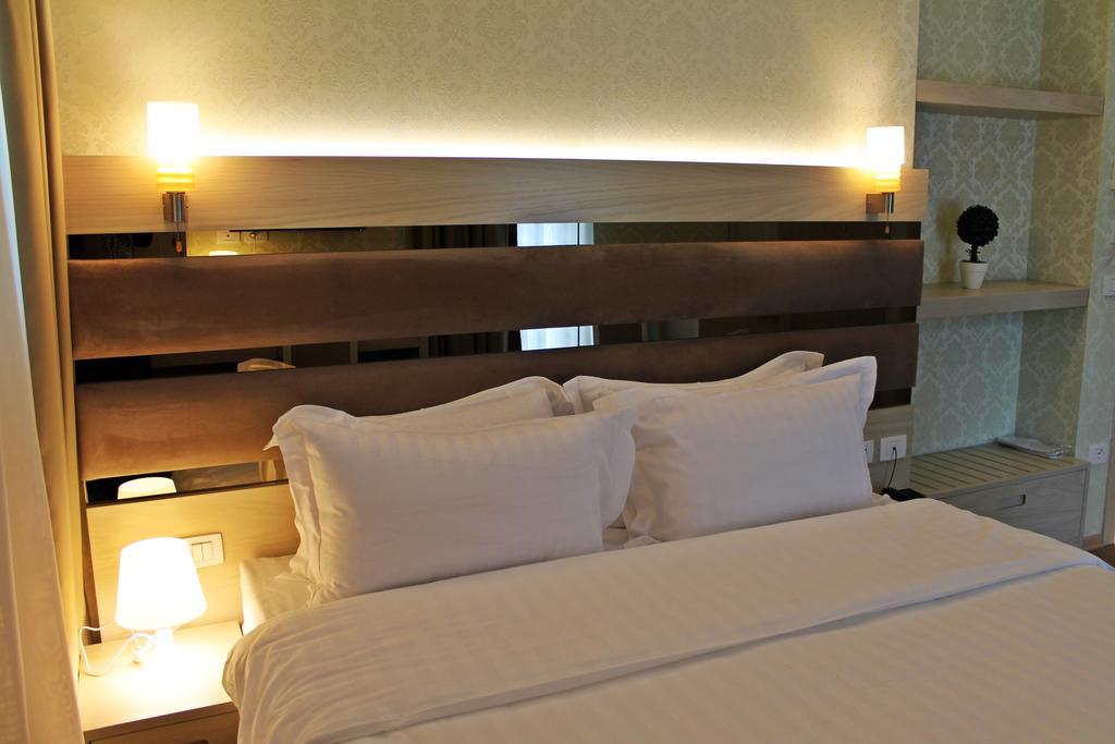 Capital Tirana Hotel Bruci Exteriör bild